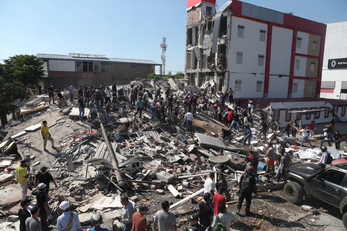 Sismo de magnitud 7,4 en Colombia deja al menos 47 muertos y múltiples colapsos Sismo de magnitud 7,4 en Colombia deja al menos 47 muertos y múltiples colapsos