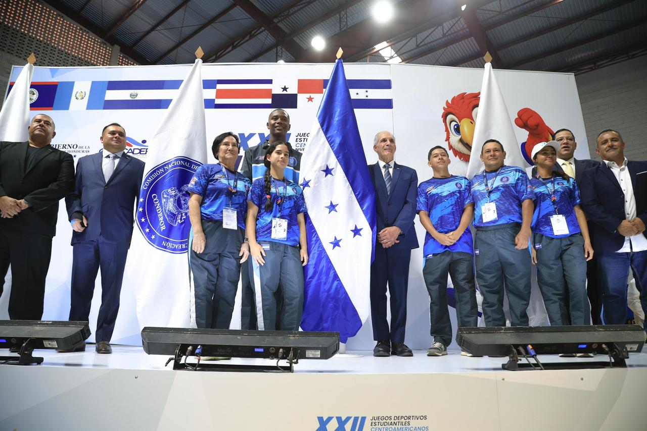 Presidente Asfura juramenta a la delegación hondureña para los Juegos Codicader 2026