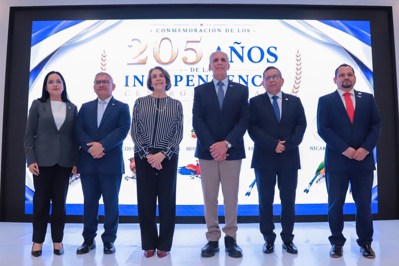 Presidente Asfura reafirma en el BCIE compromiso de Honduras con una Centroamérica unida y próspera Presidente Asfura reafirma en el BCIE compromiso de Honduras con una Centroamérica unida y próspera