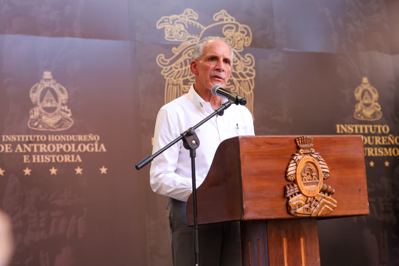 Presidente Asfura anuncia reactivación del aeropuerto de Río Amarillo para impulsar el turismo en Copán Presidente Asfura anuncia reactivación del aeropuerto de Río Amarillo para impulsar el turismo en Copán