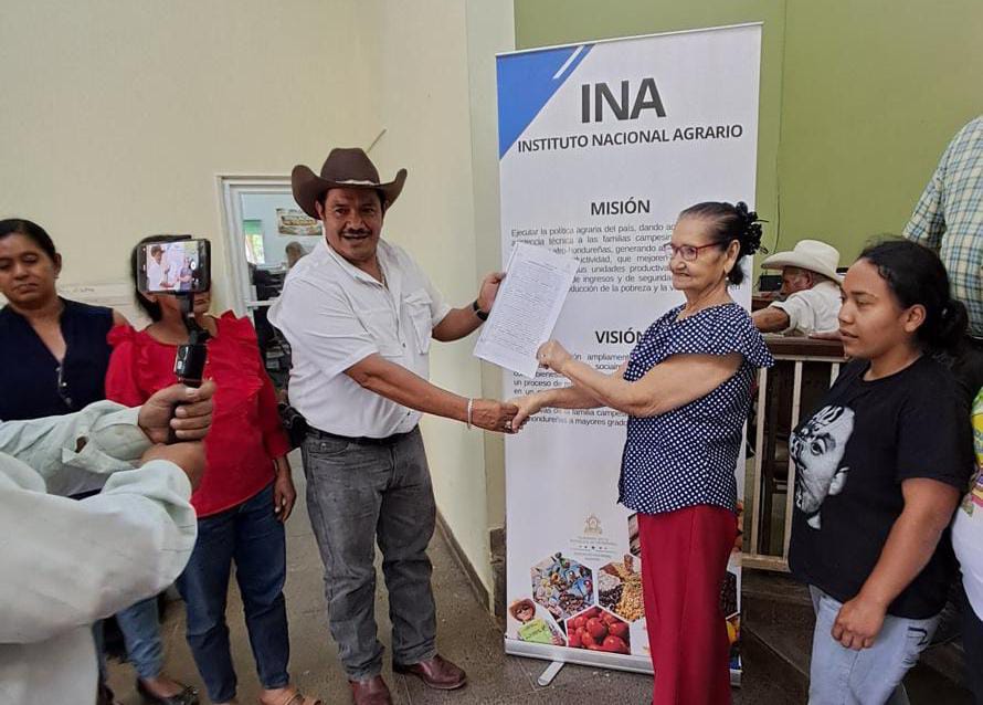 INA fortalece a organizaciones de mujeres campesinas en la zona oriental INA fortalece a organizaciones de mujeres campesinas en la zona oriental