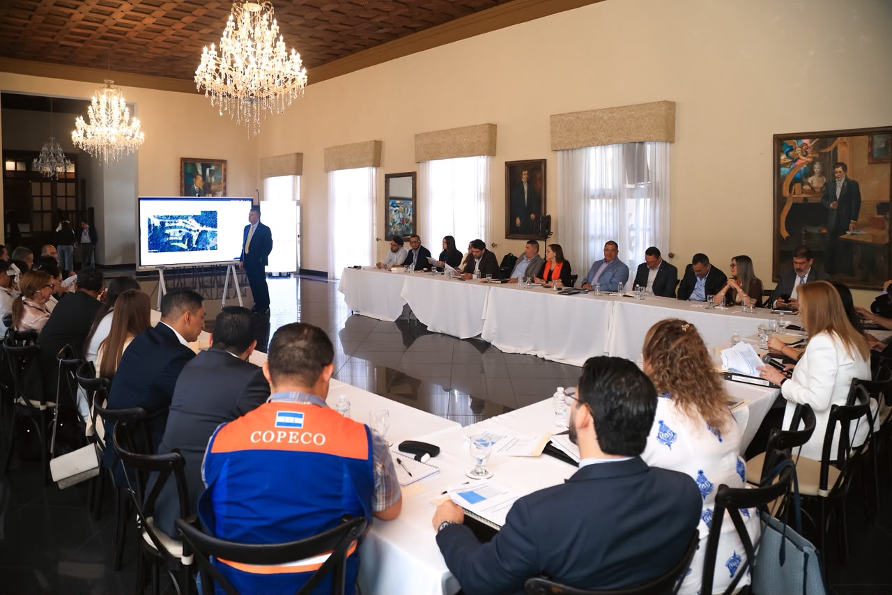 Gobierno del presidente Asfura acelera descentralización para acercar servicios, decisiones y recursos a los hondureños Gobierno del presidente Asfura acelera descentralización para acercar servicios, decisiones y recursos a los hondureños
