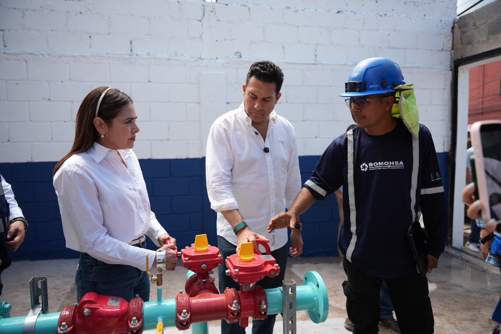 Alcalde Juan Diego Zelaya habilita quinto pozo en La Travesía, con capacidad de producir 160,000 galones diarios