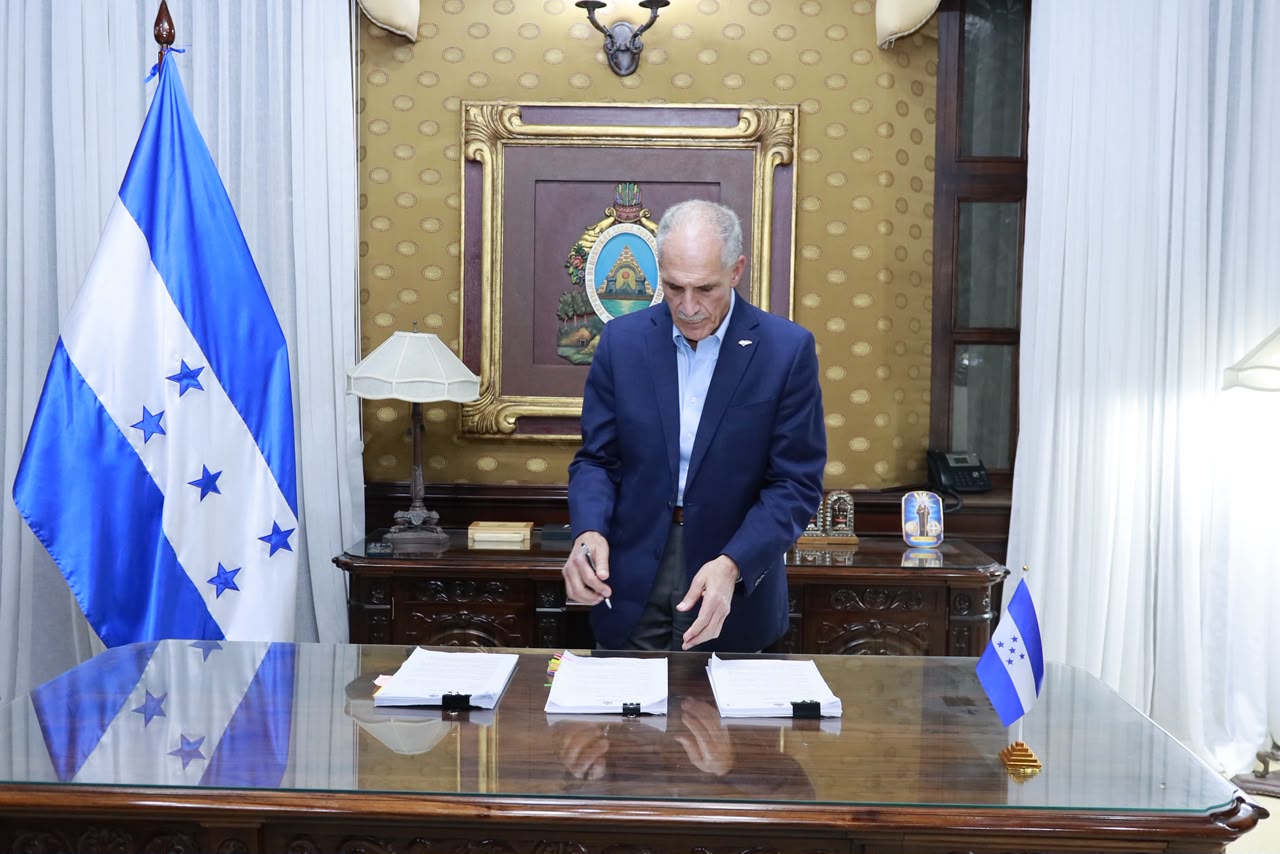Presidente Asfura sanciona Ley de Justicia Energética Presidente Asfura sanciona Ley de Justicia Energética