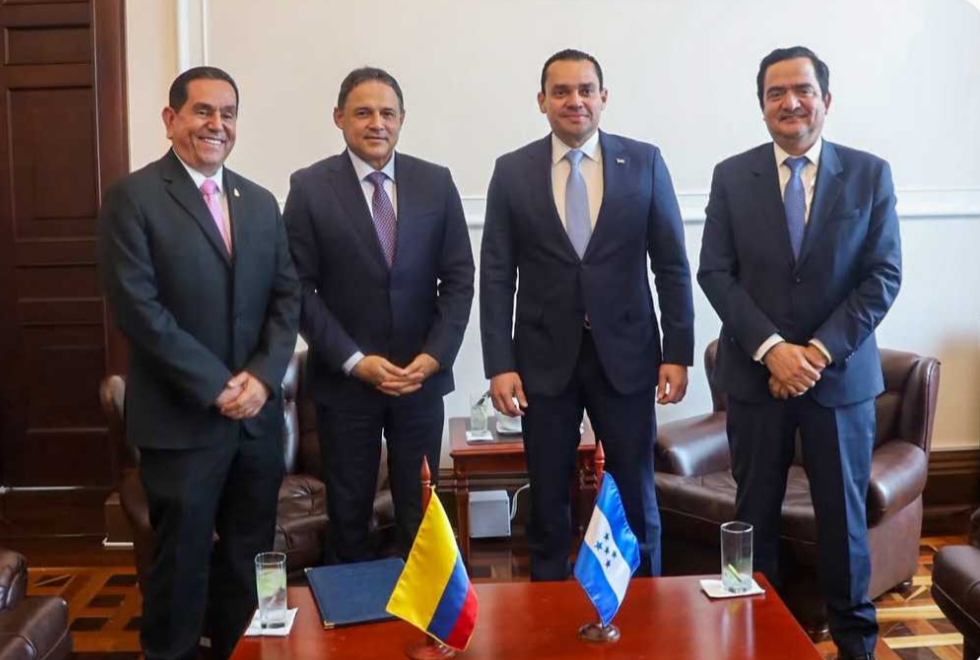Honduras y Colombia fortalecen lazos con visita de Zambrano al Senado