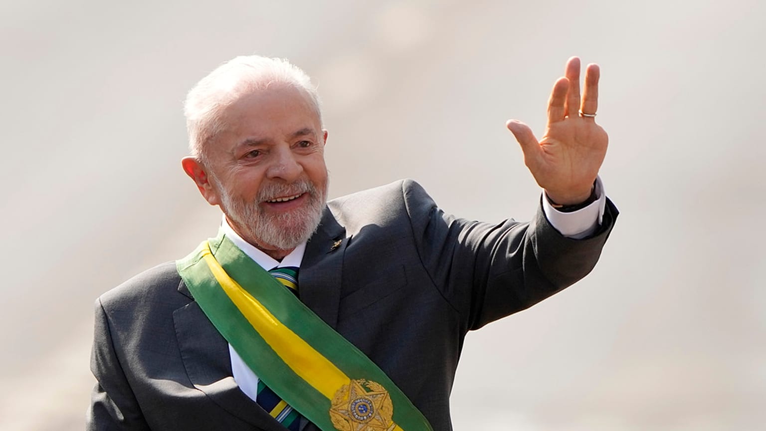Lula da Silva logra histórica reelección en Brasil tras vencer a Flávio Bolsonaro Lula da Silva logra histórica reelección en Brasil tras vencer a Flávio Bolsonaro