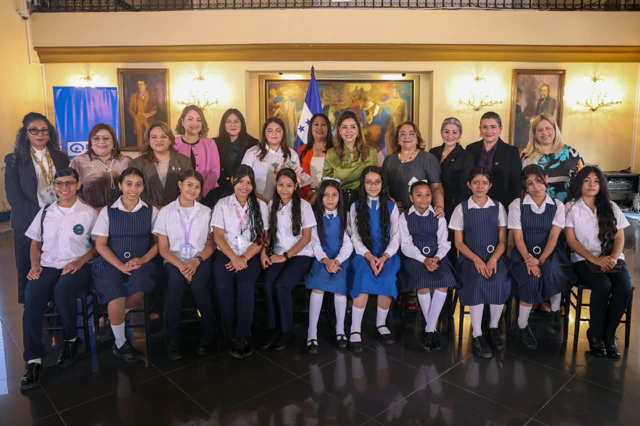“Las niñas no solo somos el futuro, somos el presente”: Yanira asume simbólicamente la presidencia de Sigadenah