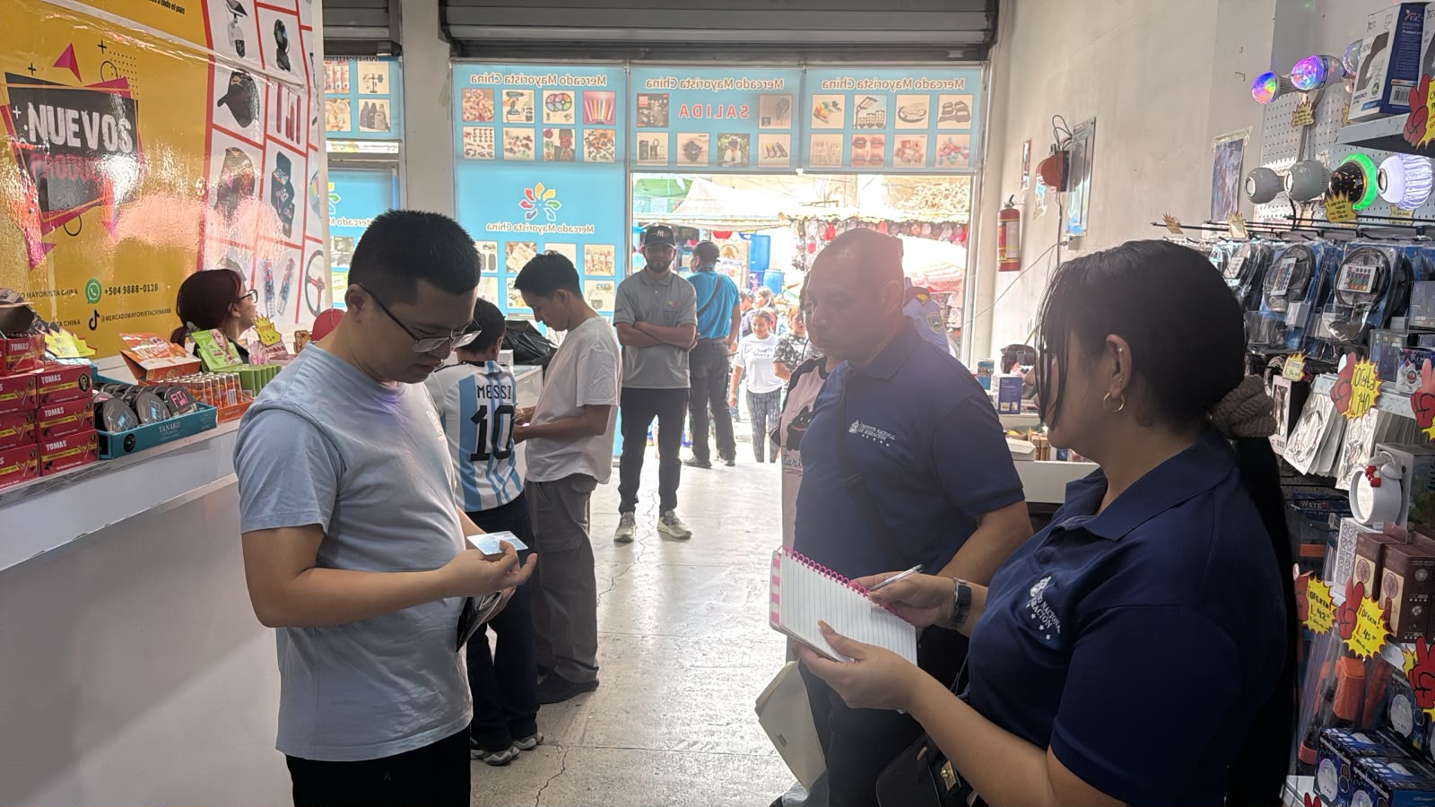 Migración Honduras investiga estatus migratorio de Ciudadanos chinos en Comayagüela y Choluteca Migración Honduras investiga estatus migratorio de Ciudadanos chinos en Comayagüela y Choluteca