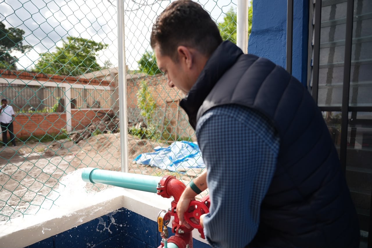 Alcalde Juan Diego Zelaya reactiva pozo número cinco en la colonia Satélite para beneficiar a más de 5,000 personas Alcalde Juan Diego Zelaya reactiva pozo número cinco en la colonia Satélite para beneficiar a más de 5,000 personas