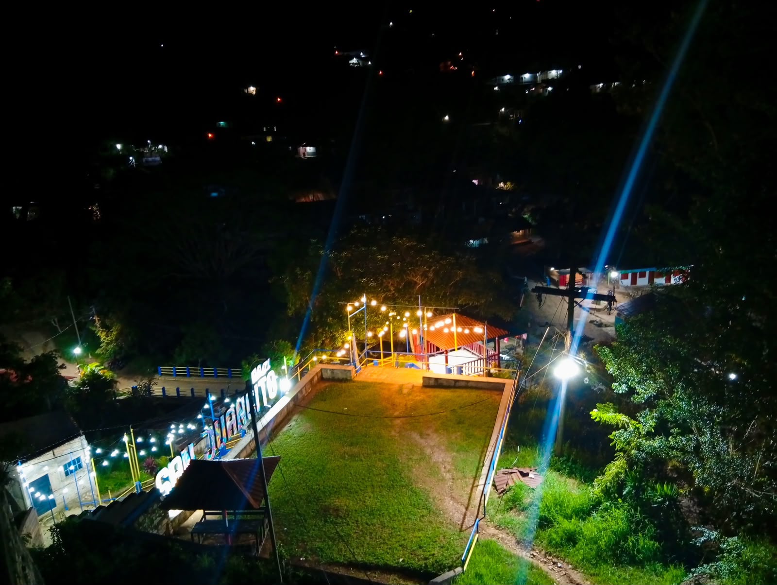 San Juancito renueva sus espacios públicos con limpieza, iluminación y pintura de la mano de la AMDC San Juancito renueva sus espacios públicos con limpieza, iluminación y pintura de la mano de la AMDC