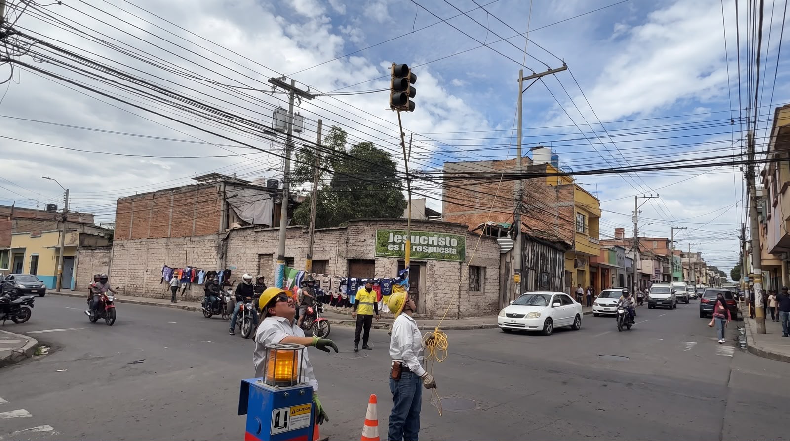 Denuncia ciudadana da resultados con la puesta en funcionamiento de un semáforo cerca del Estadio Nacional Denuncia ciudadana da resultados con la puesta en funcionamiento de un semáforo cerca del Estadio Nacional