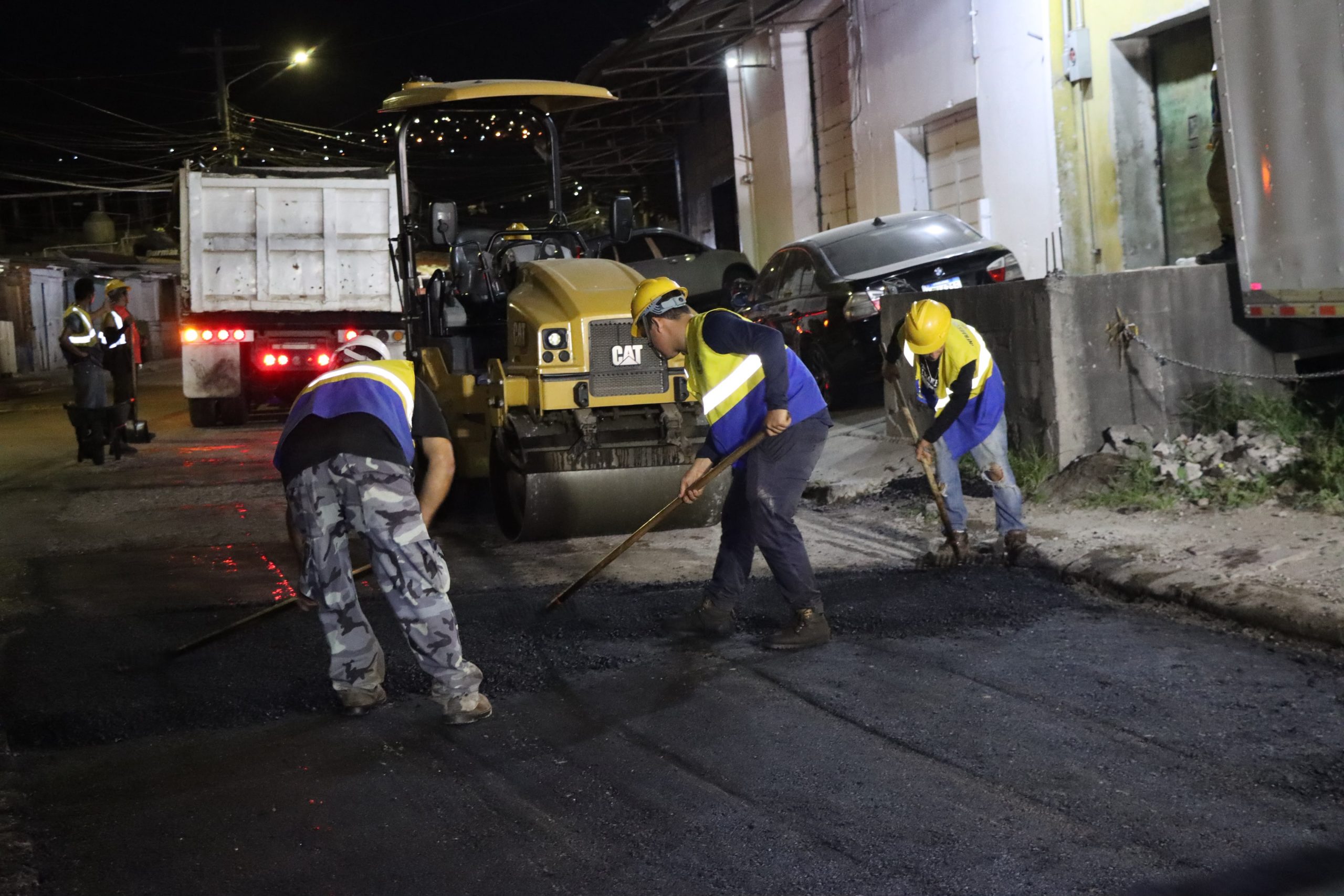 Alcaldía realiza bacheo en accesos a tres cementerios de la capital previo al Día de los Difuntos Alcaldía realiza bacheo en accesos a tres cementerios de la capital previo al Día de los Difuntos